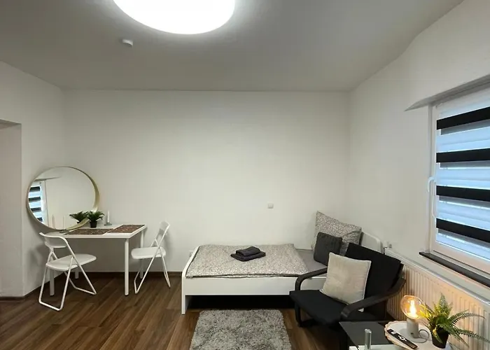 Komfortables Einraum-apartment In דירה *